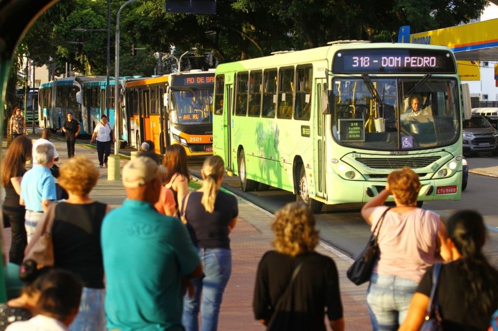 Empresas de ônibus pedem reajuste de até R$ 6,22 em São José dos Campos