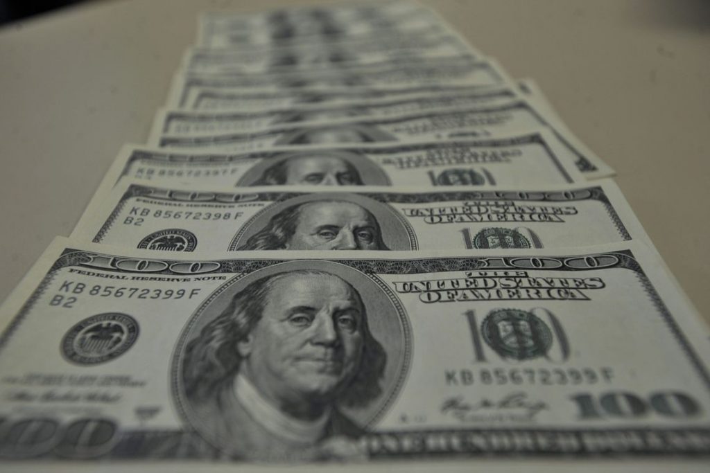 Contas externas têm saldo positivo de US$ 662 milhões em maio