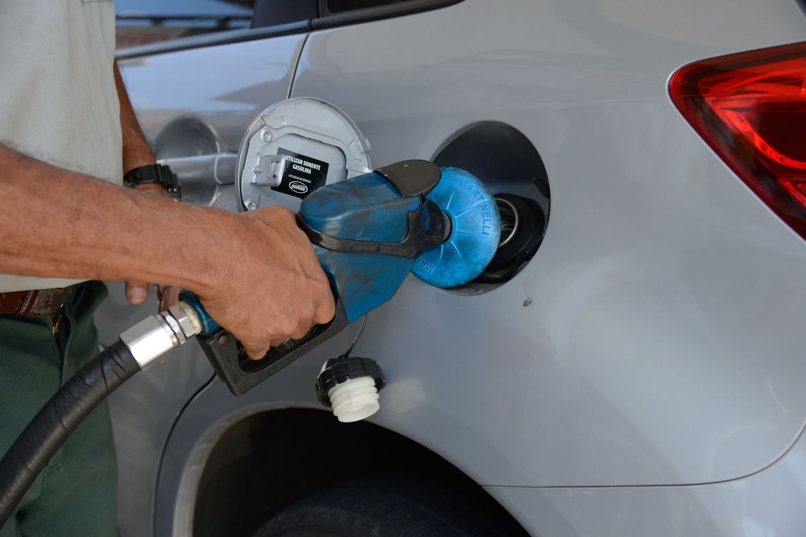 Preços da gasolina, diesel e gás aumentam hoje nas refinarias