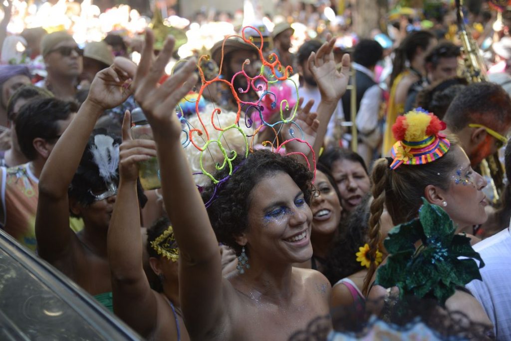 Em São Paulo, mulheres pedem combate à violência de gênero no carnaval