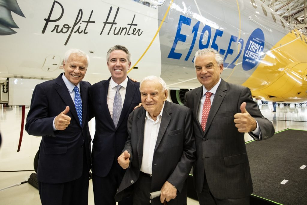 Ozires Silva e Executivos da Embraer no E195-E2