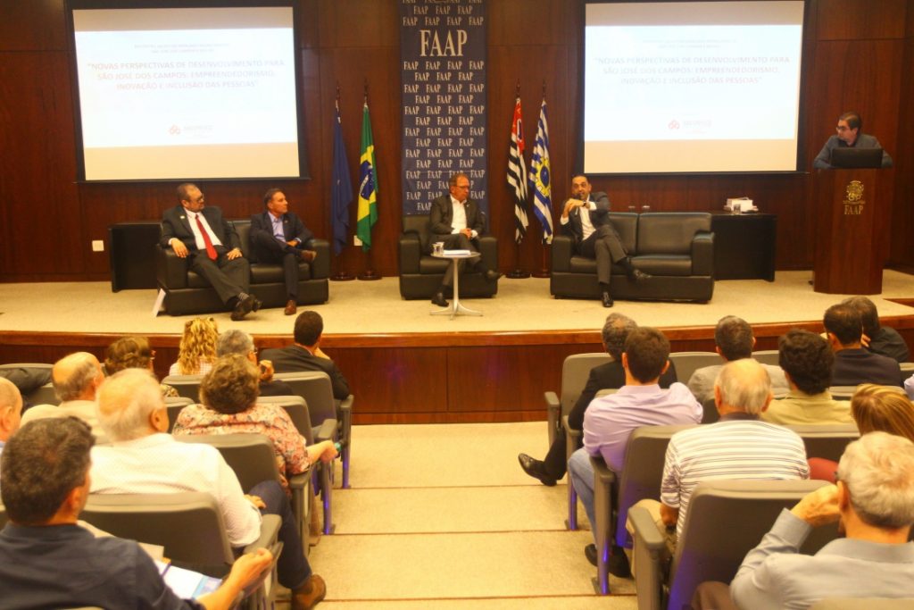 Mercado imobiliário cresce 236% em São José e empresários cobram novo zoneamento