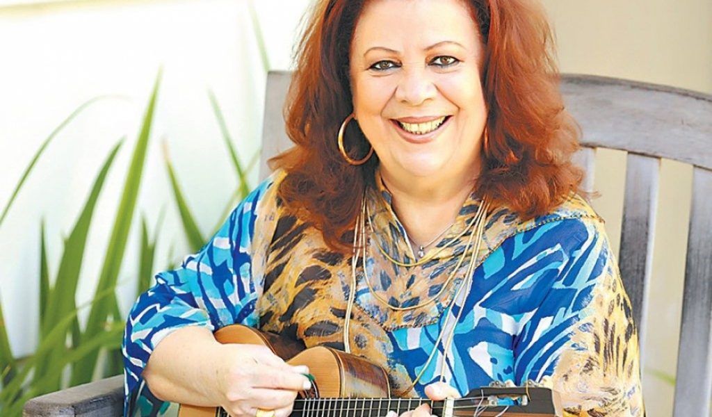 Corpo de Beth Carvalho é velado na sede do Botafogo