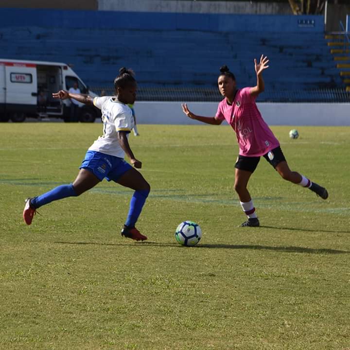 Meninas da Águia goleiam e voltam a vencer na temporada