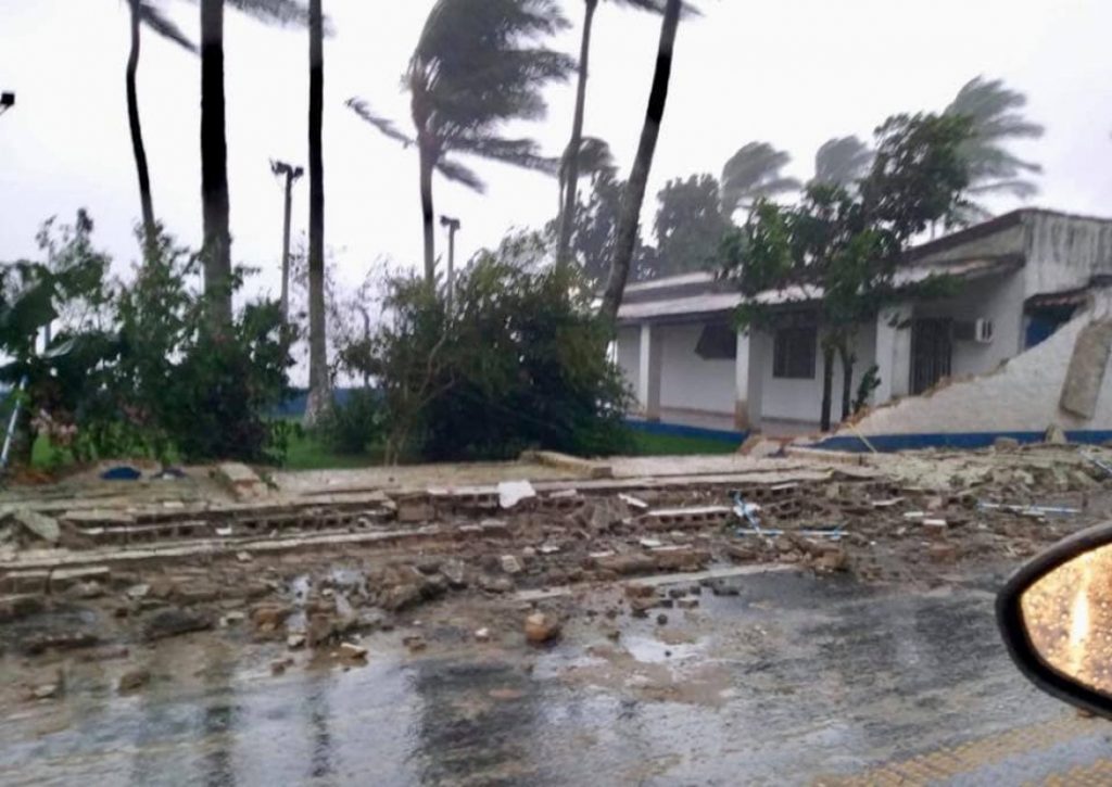 Intensidade do vento em Ilhabela equivale a furacão, aponta Cptec