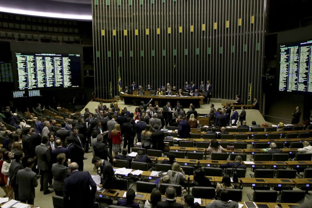 Câmara aprova regras especiais de aposentadoria de policiais da União