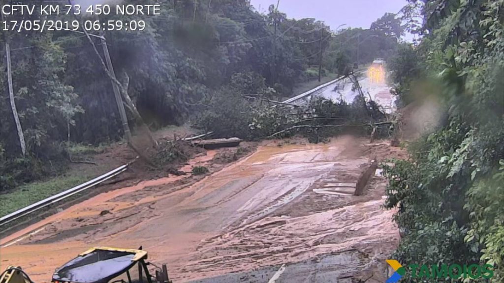 Forte chuva castiga o litoral norte e deixa desabrigados