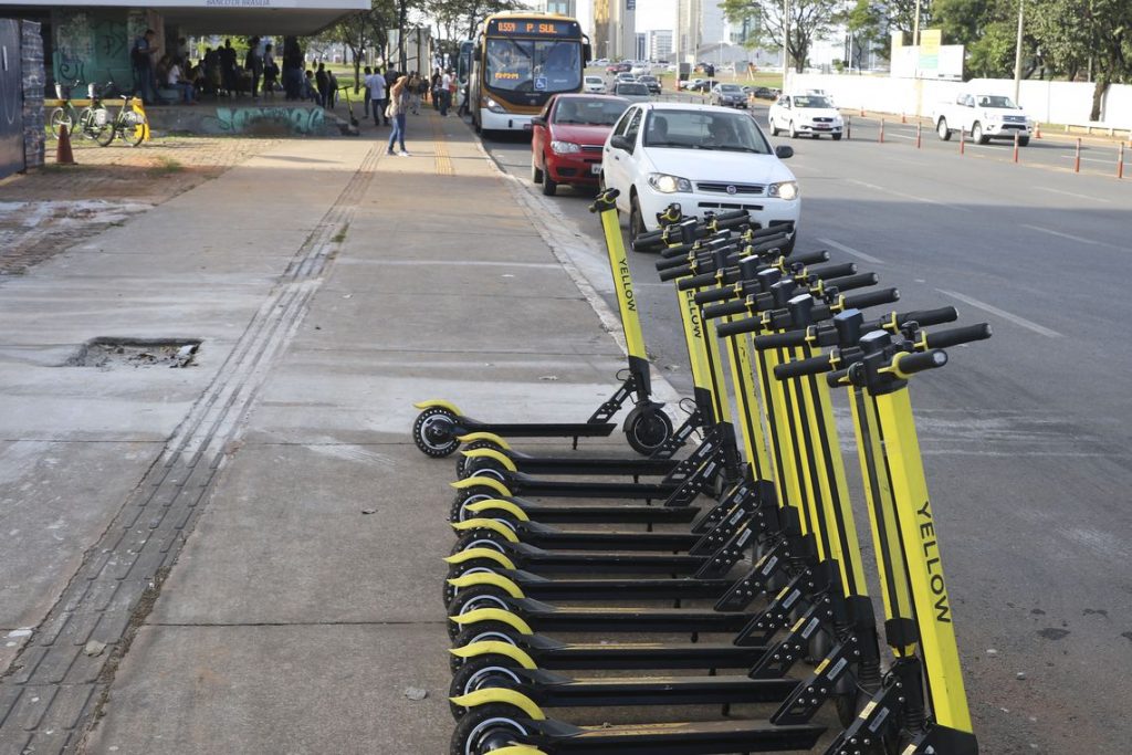 Patinetes eletricos da Yellow nas grandes cidades