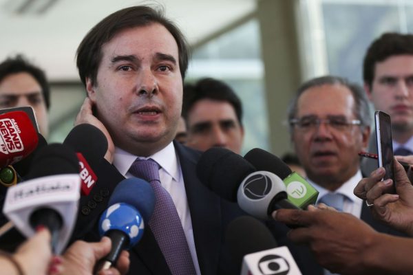 Maia pedirá a relator da Previdência para apresentar texto até dia 15