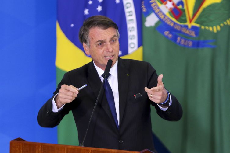 Bolsonaro pretende dobrar pontos para suspensão de CNH