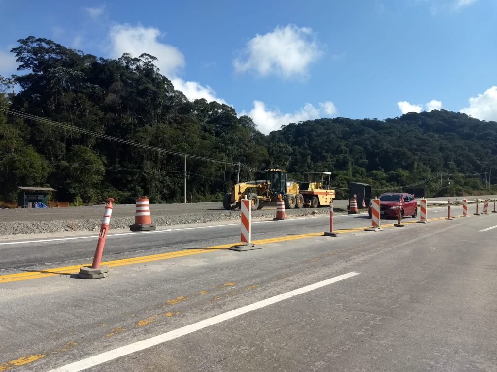 Após sete dias, funcionários que trabalham na duplicação da Tamoios continuam em greve