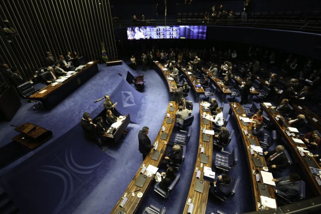 CCJ decreto de armas