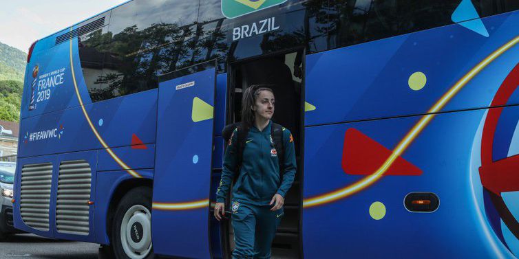 img-responsive Copa na França: Marta ainda é duvida para o jogo da estreia