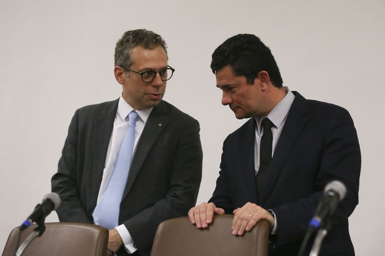 img-responsive Moro: mercado ilegal de produtos piratas tem organizações violentas