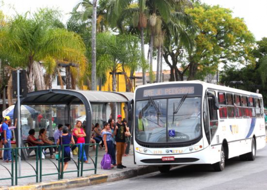 Transporte público de Jacareí amanhece paralisado