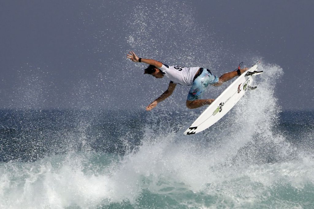 Onze brasileiros passam para 3ª fase do mundial de surfe em Saquarema