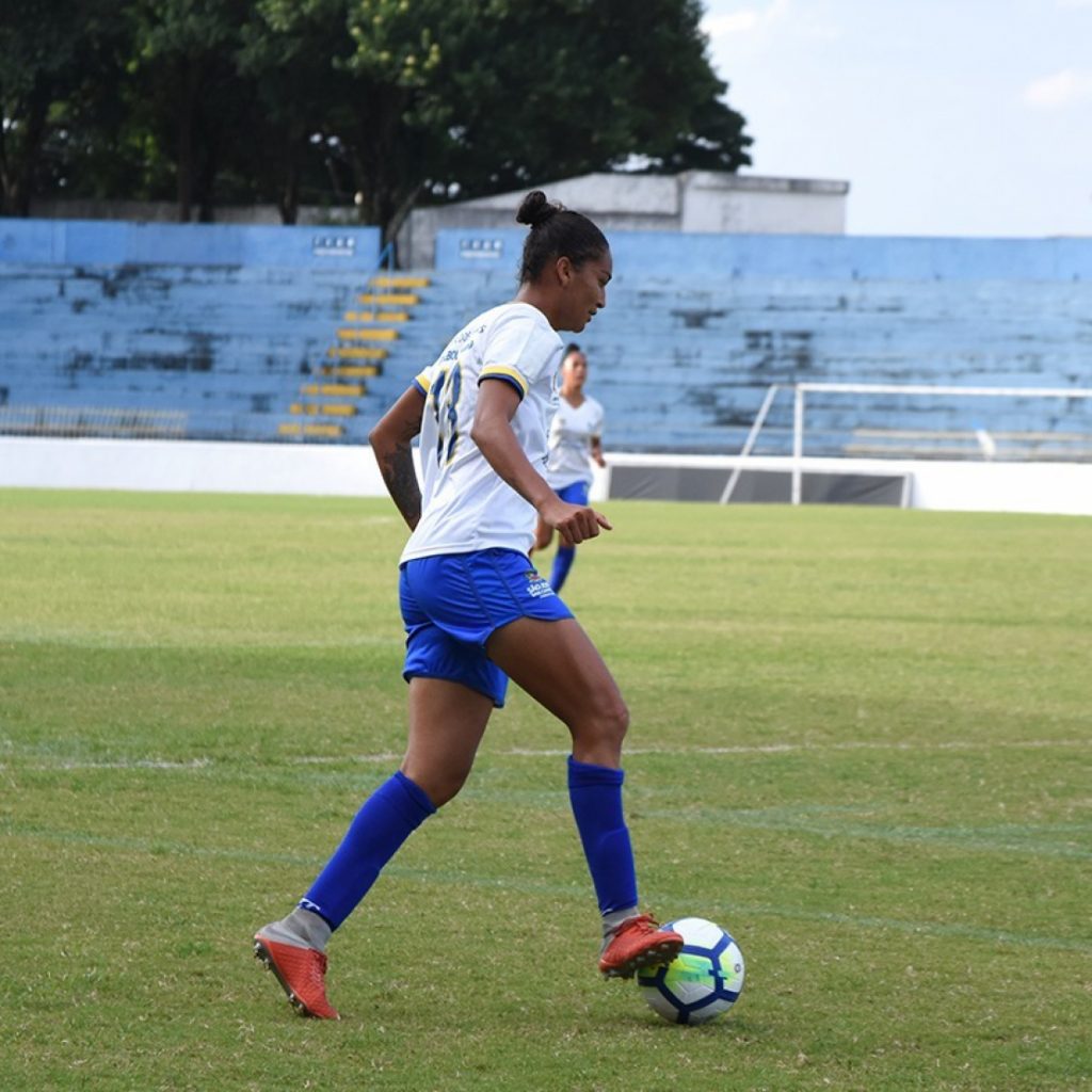 Lateral-direita do São José, Poliana é convocada para a Copa do Mundo da França