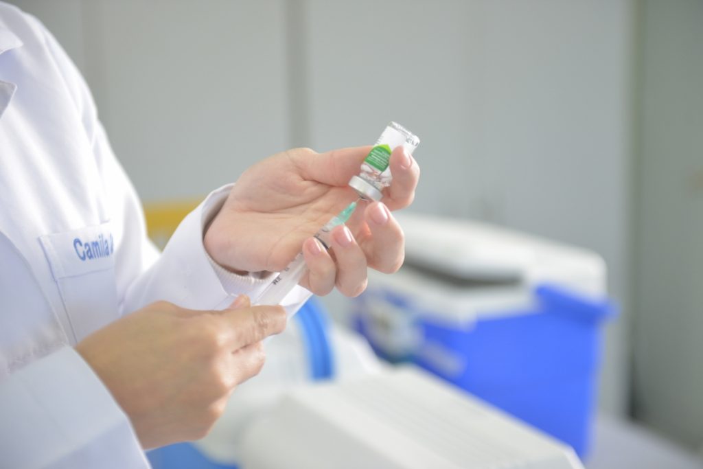 Escolas de Taubaté viram postos de vacinação contra gripe
