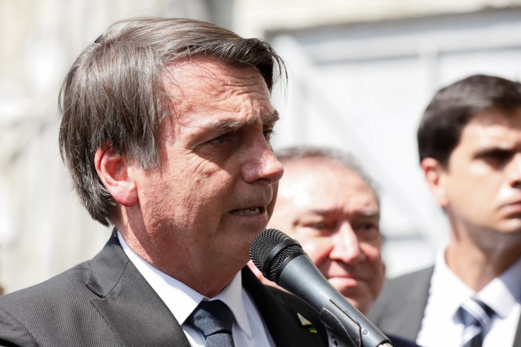 "Isso aí é balela", diz Bolsonaro sobre documentos oficiais de mortos na ditadura militar