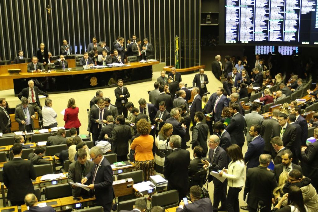 Reforma da Previdência: deputados votam hoje emendas e destaques