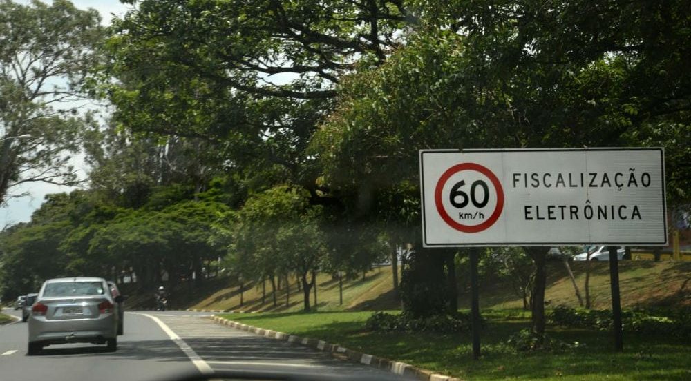 Prefeitura de Jacareí oficializa contrato para instalação de radares