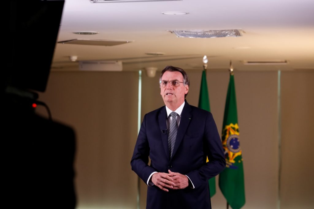 Bolsonaro diz que incêndios não podem gerar sanções ao Brasil