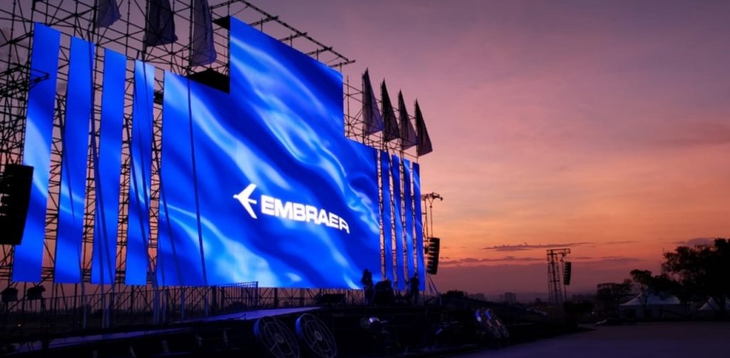 Embraer realiza festa de 50 anos com voos e festa em São José