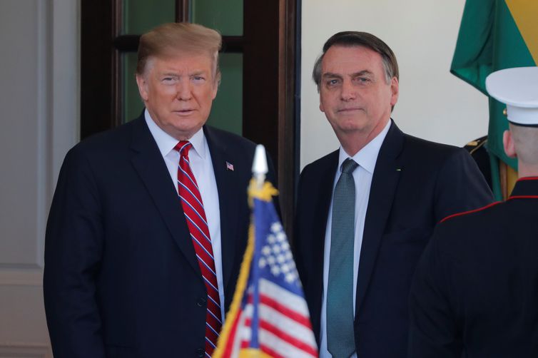 EUA anunciam mais US$ 6 mi para ajudar Brasil no combate à pandemia