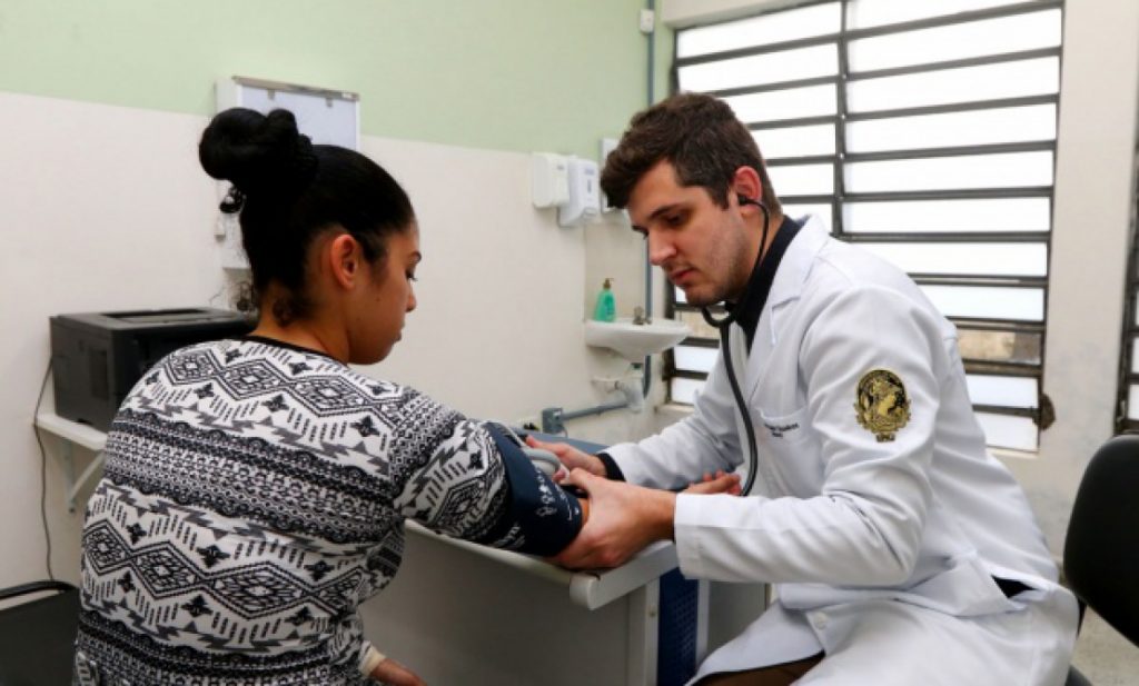 Com baixa de médicos, Jacareí renova R$ 2 milhões para realização de 72 mil consultas