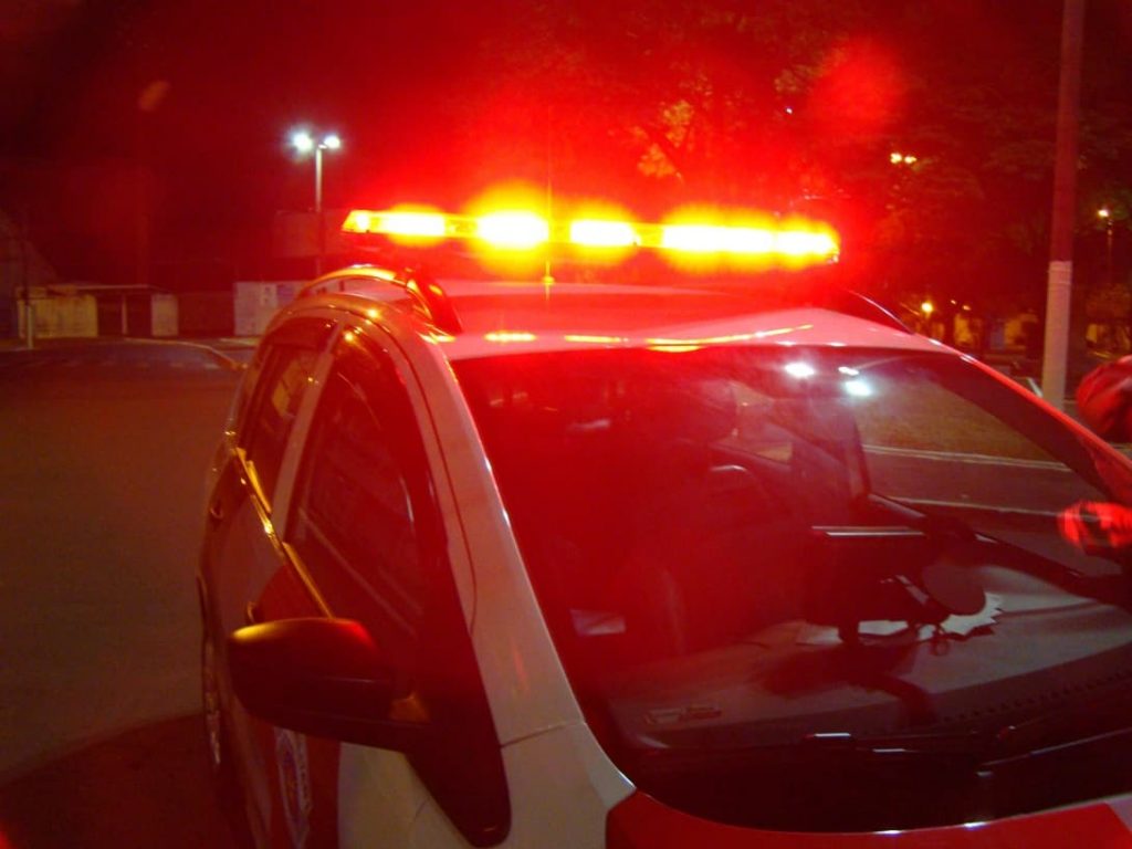 Homem é morto durante tentativa de assalto em casa de policial militar em Caraguatatuba