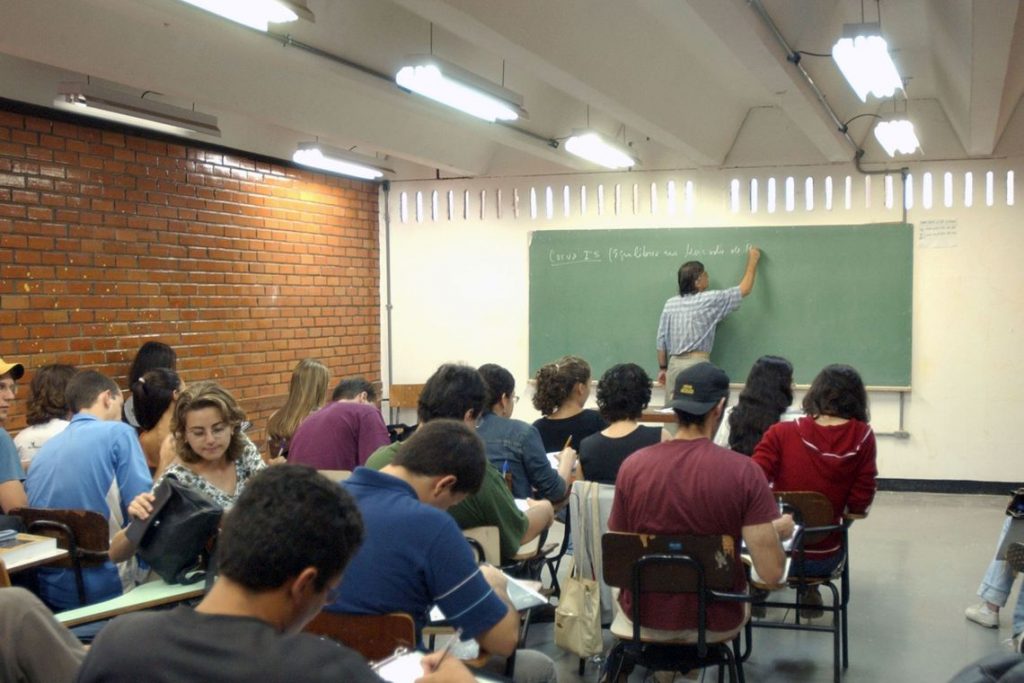 Enem é aceito para ingresso em 50 universidades portuguesas