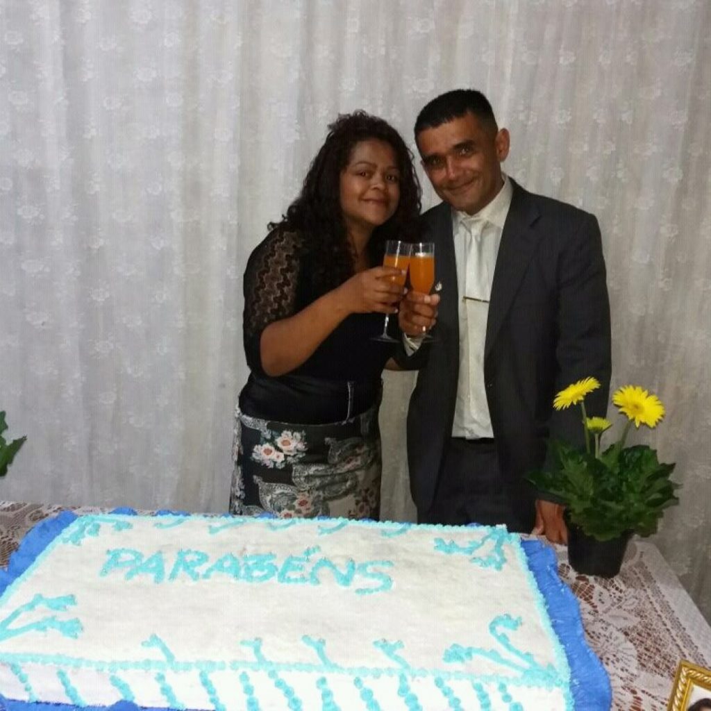 Pastor e missionária são atropelados enquanto empurravam próprio carro e morrem na Tamoios