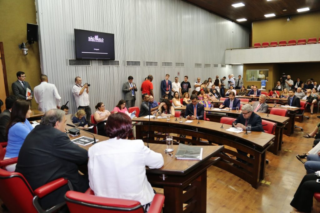 Jacareí e Taubaté devem disponibilizar tratamento de radioterapia em 2020