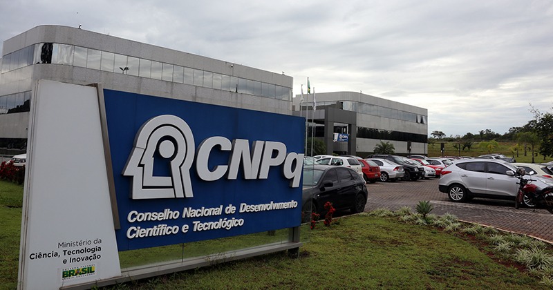 CNPq pode cortar mais de mil bolsas na RMVale