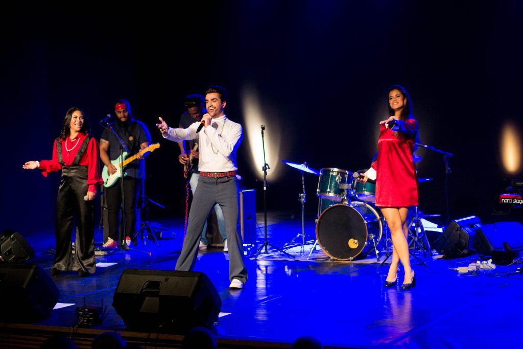 Ilhabela recebe show de flashback para comemorar aniversário