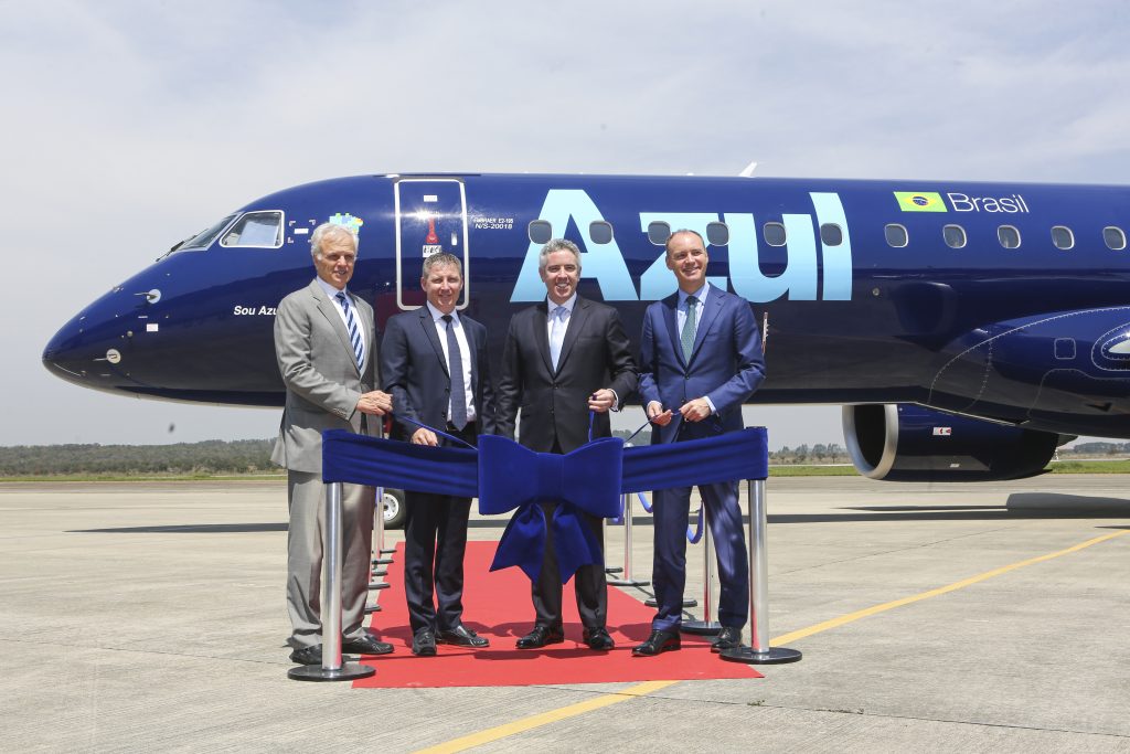Embraer entrega o maior jato comercial produzido no país para a Azul