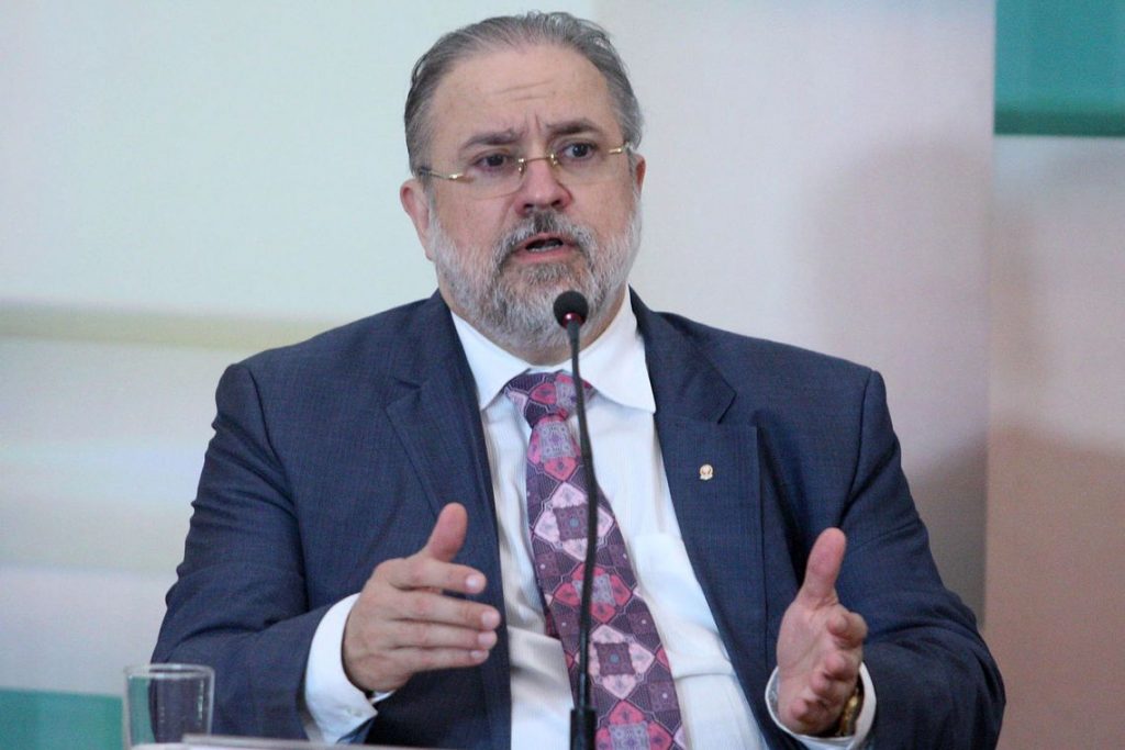 Aras pede ao STF suspensão do inquérito das fake news