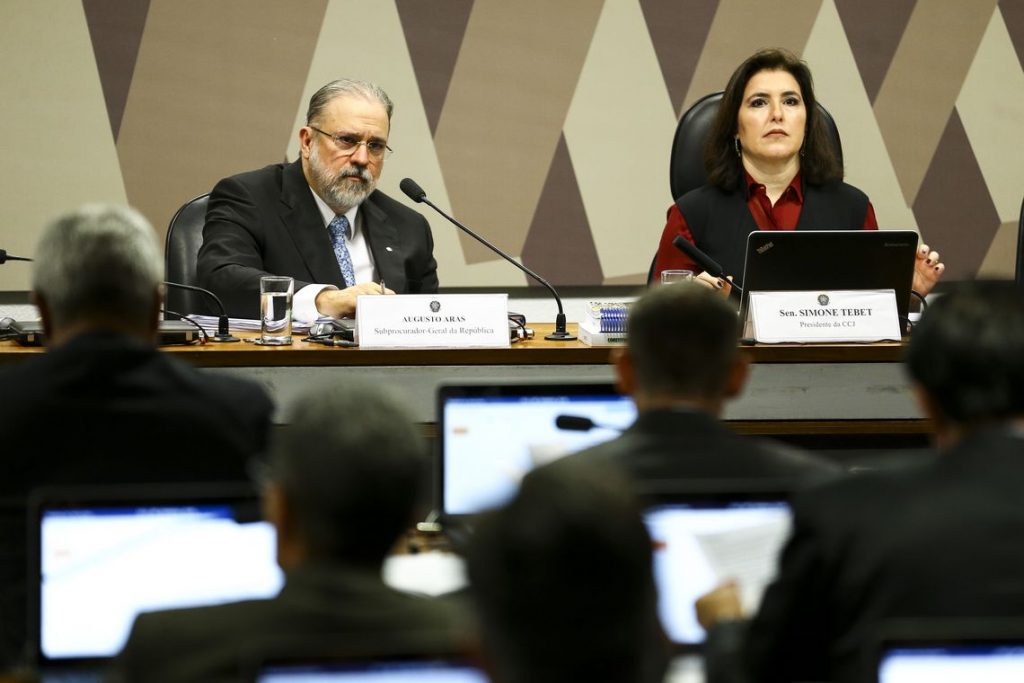 CCJ do Senado aprova indicação de Aras para PGR, por 23 votos a 3