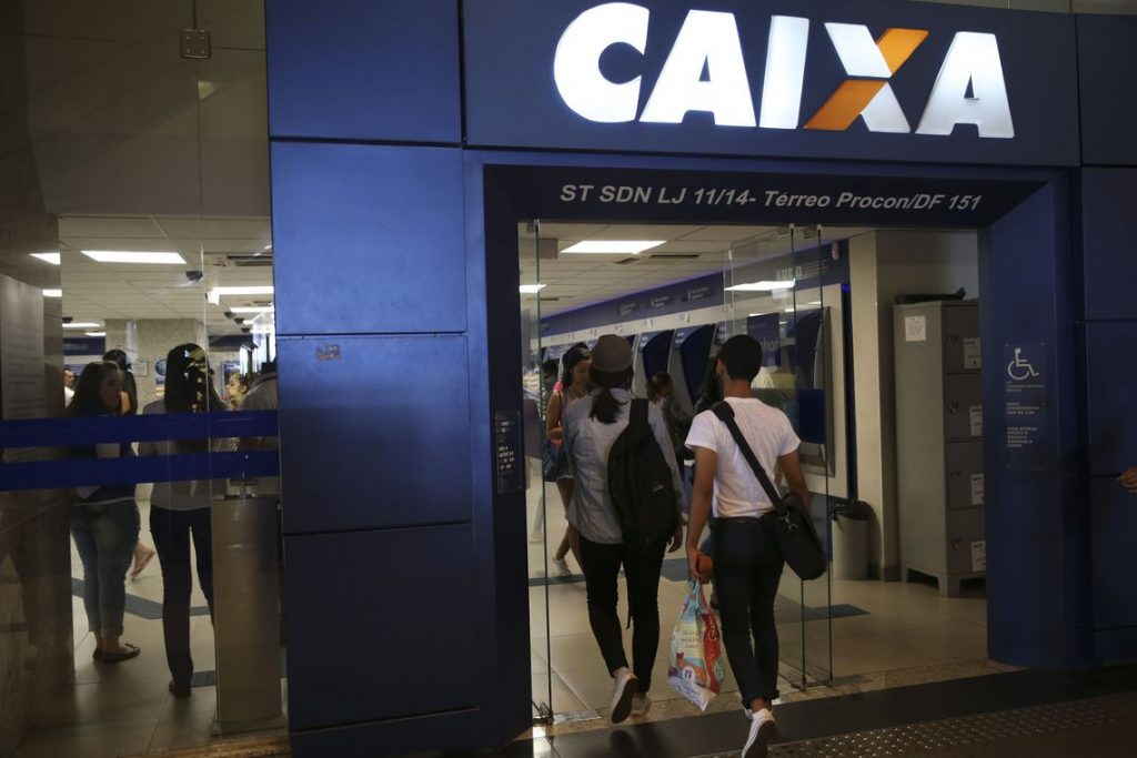 Auxílio deve ser prorrogado, mas valor será debatido, diz Rodrigo Maia