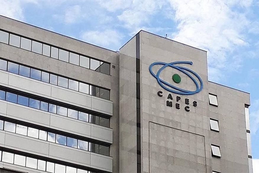 Capes abre inscrições para cursos de aprimoramento profissional