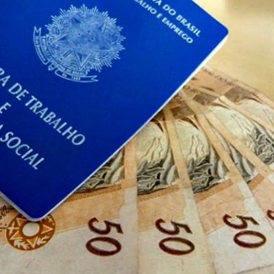 Com serviços em alta, salário médio sobe abaixo da inflação