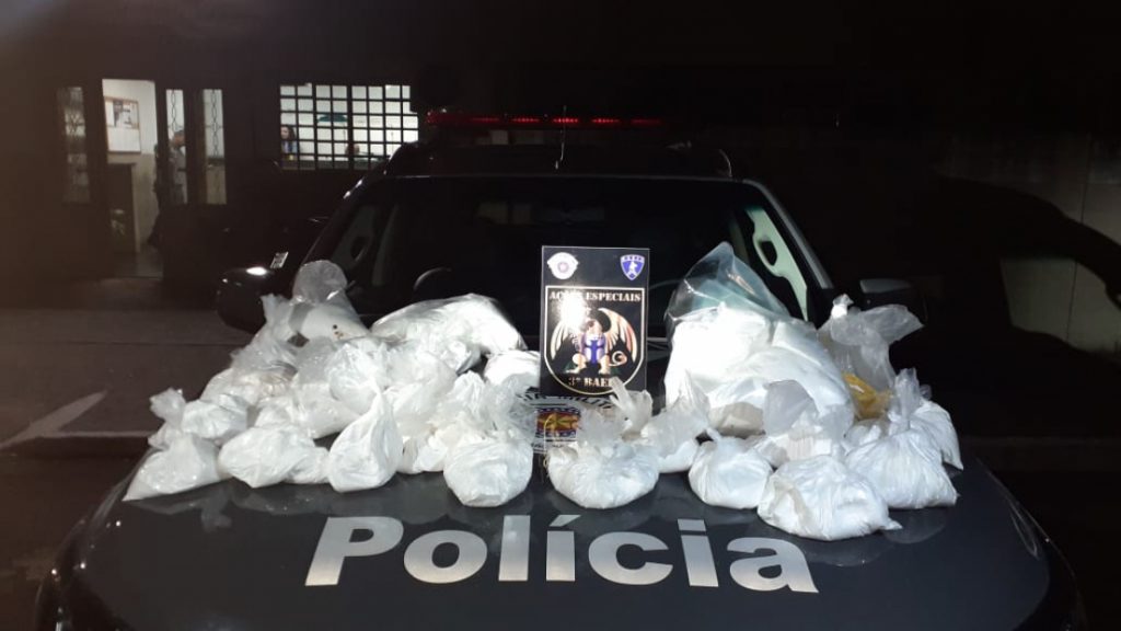 Homem é preso com 20 quilos de drogas na zona leste de São José