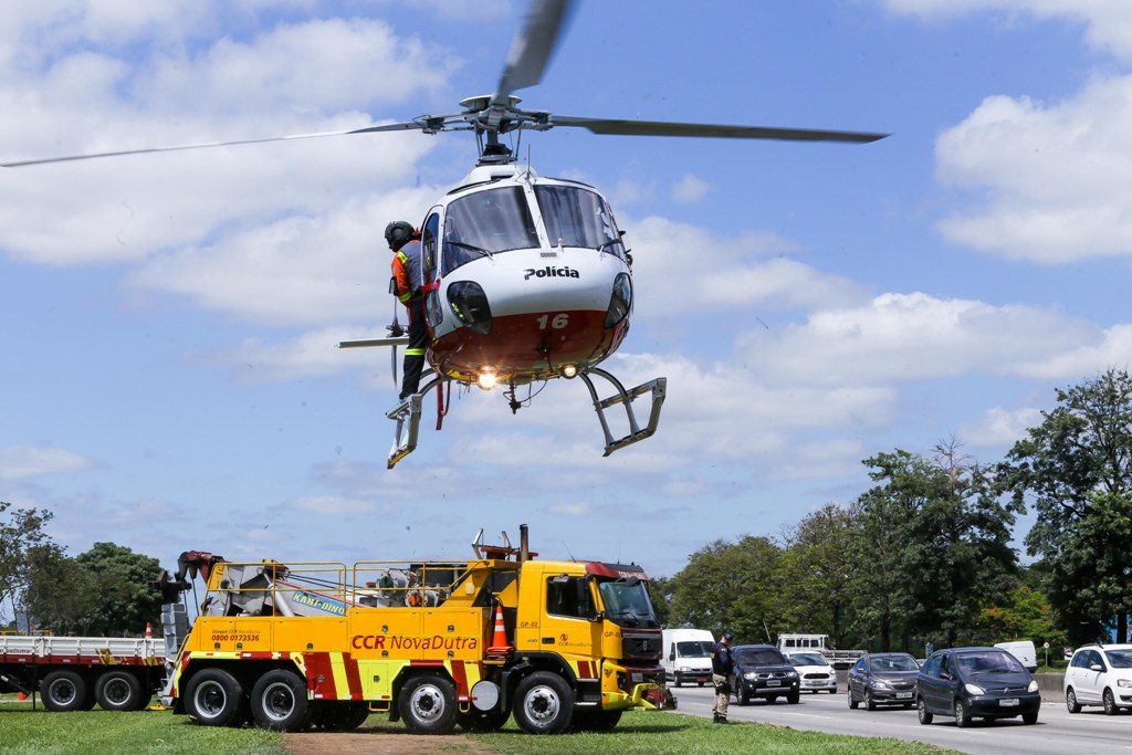 Operação de simulação de acidente acontece na Via Dutra em São José
