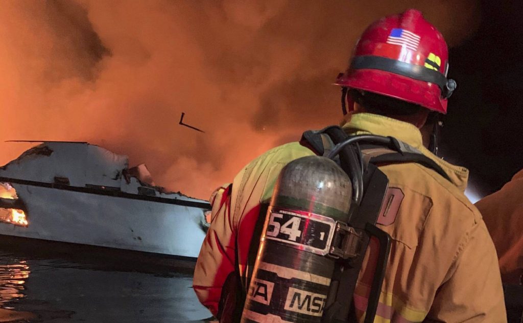 Incêndio em embarcação na Califórnia deixa pelo menos 25 mortos