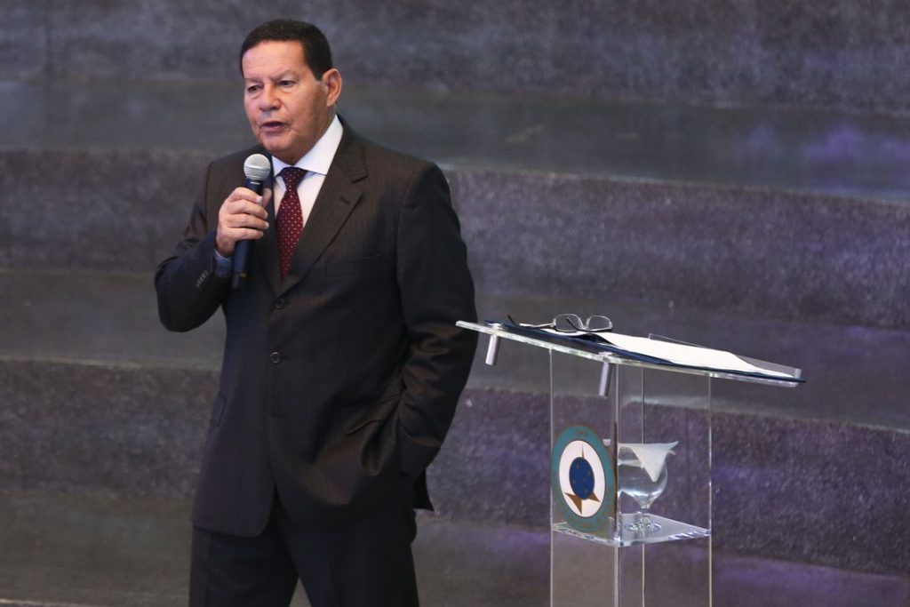 Mourão pede mais integração entre sul-americanos no combate ao tráfico