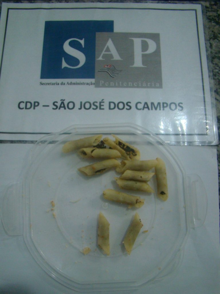 Jovem é barrada com macarronada de maconha no CDP de São José