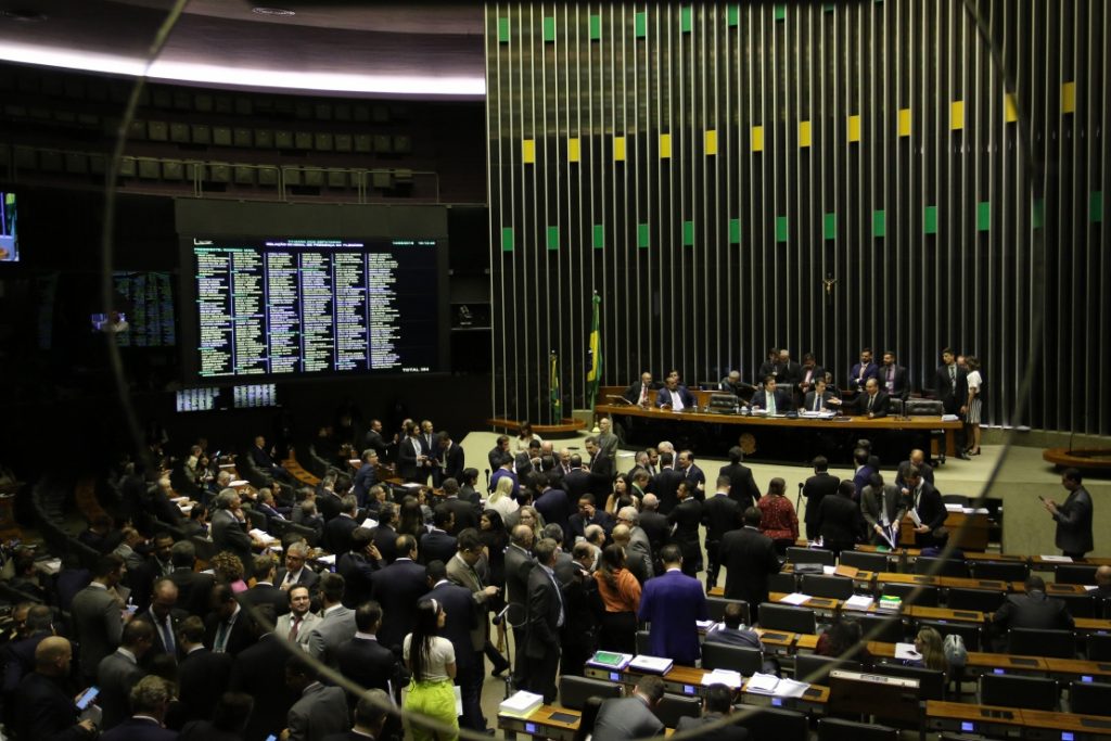 Câmara deve votar parte da PEC da cessão onerosa até 12 de novembro