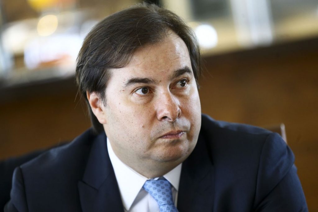 Maia diz que Secretaria-Geral decidirá sobre liderança do PSL na Câmara