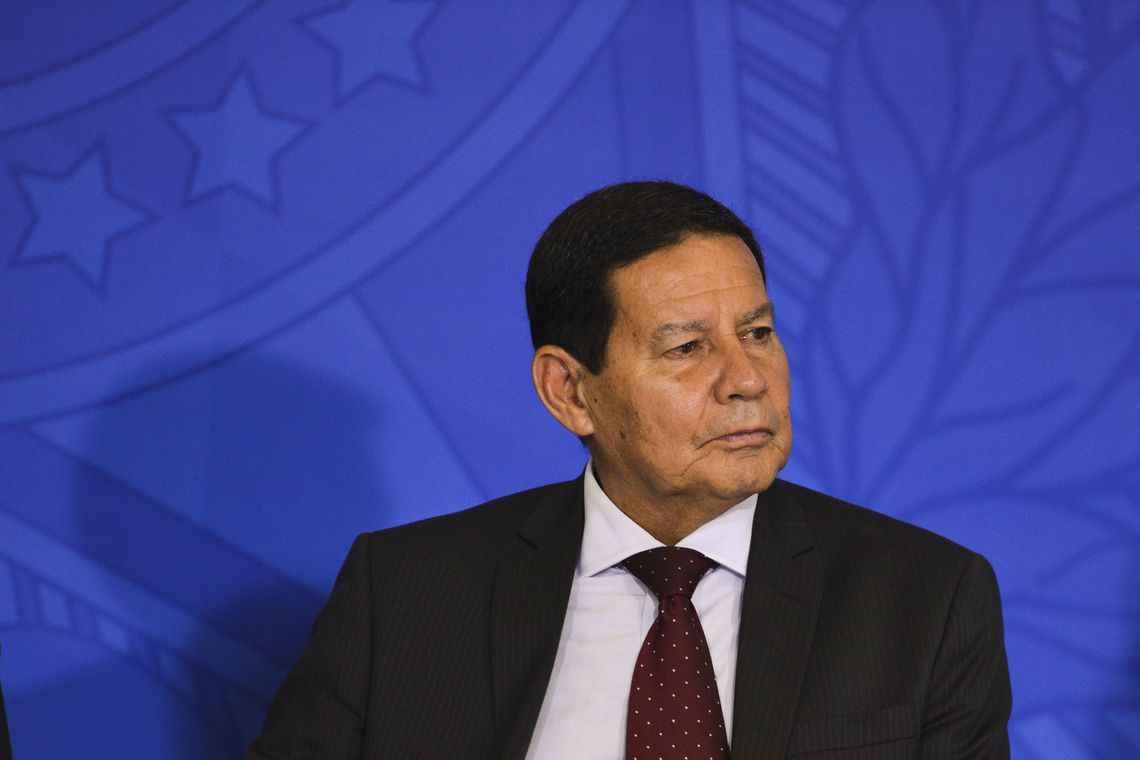 Vice-presidente Hamilton Mourão testa positivo para Covid-19
