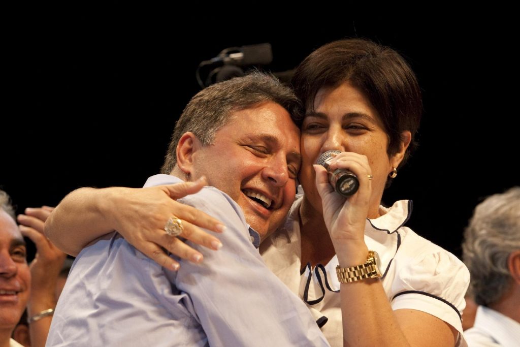 Polícia prende novamente ex-governadores Rosinha e Garotinho